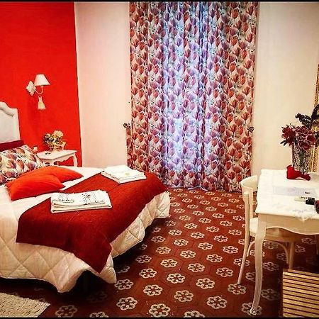 B&B Resta Cu Mme Napoli Eksteriør bilde