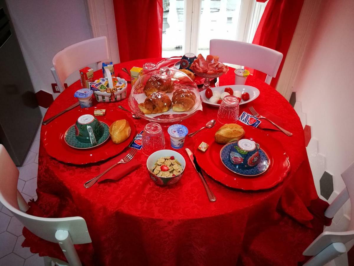 B&B Resta Cu Mme Napoli Eksteriør bilde