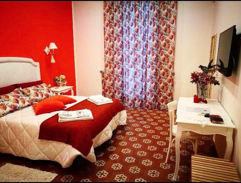 B&B Resta Cu Mme Napoli Eksteriør bilde