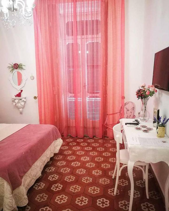 B&B Resta Cu Mme Napoli Eksteriør bilde